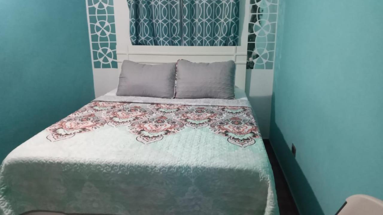 Bailey'S Bed And Breakfast Runaway Bay Kültér fotó